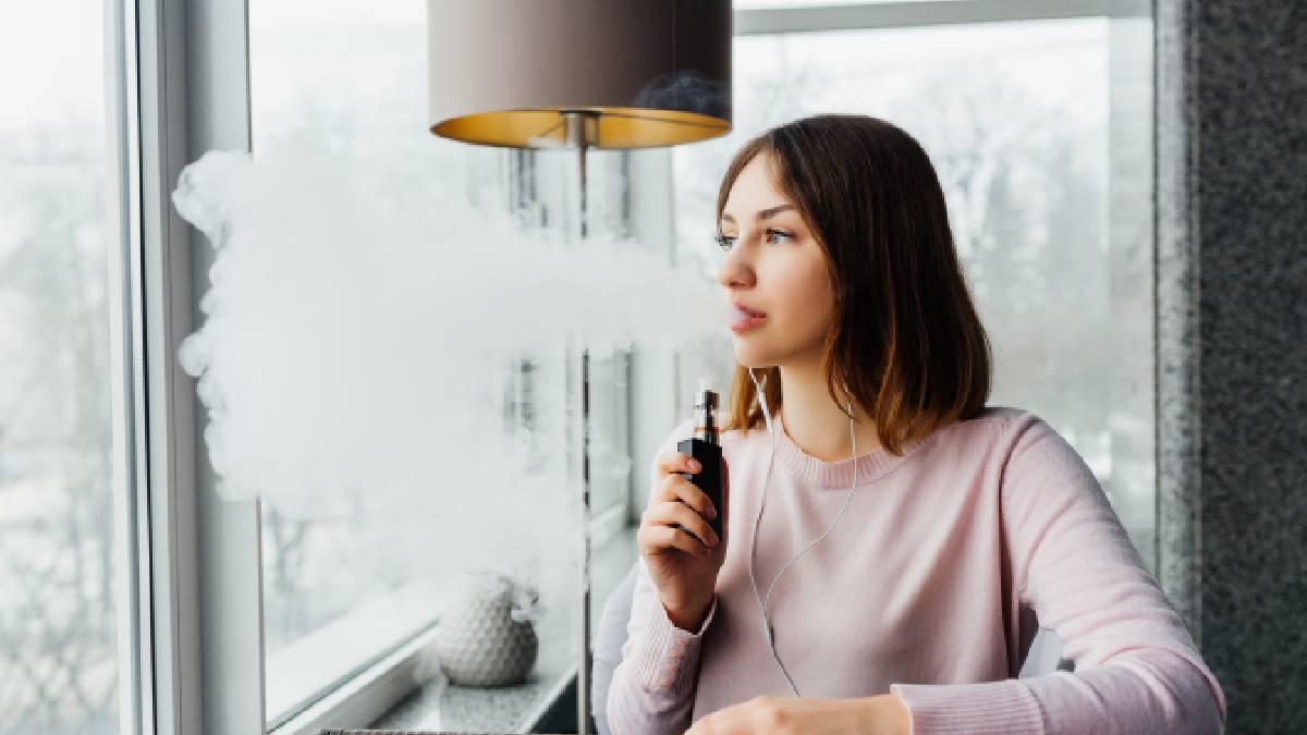 Uso de vape eleva o risco de insuficiência cardíaca em 19 %" conforme estudo apresentado no encontro do American College of Cardiology | Freepik