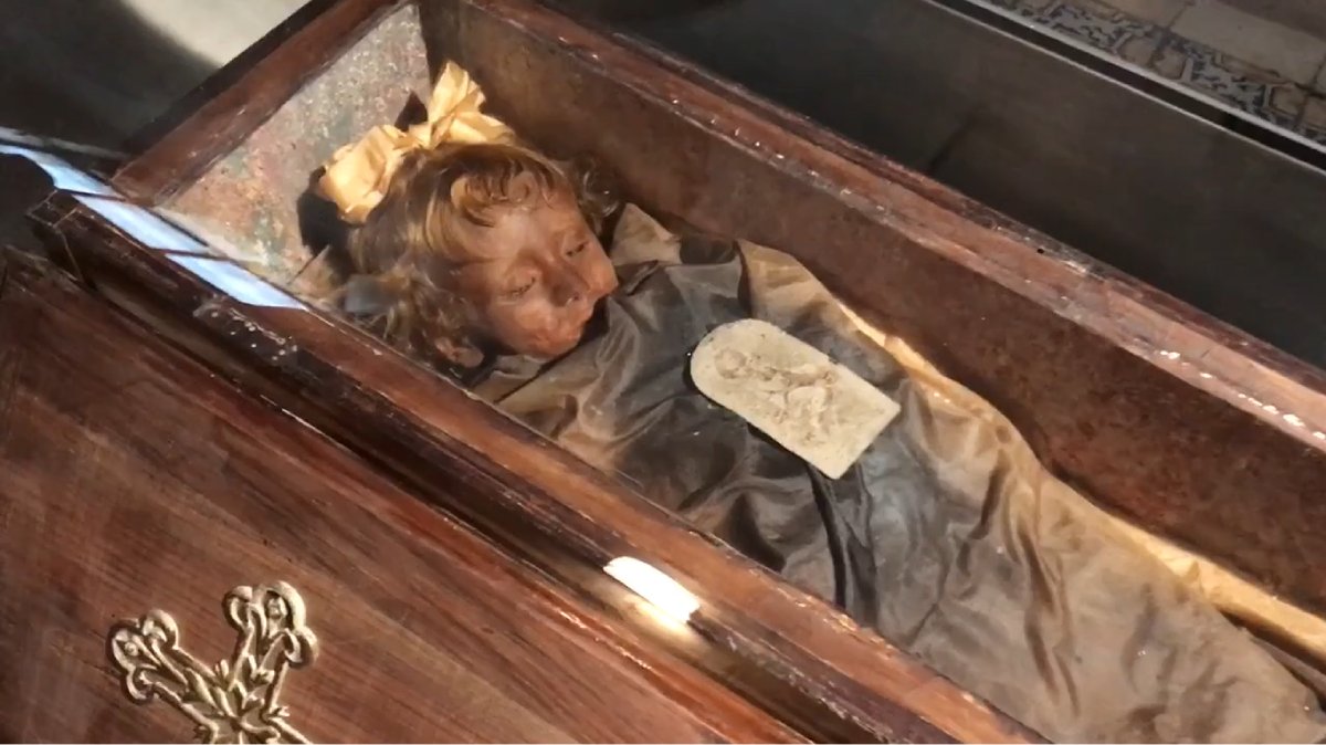 Rosália Lombardo morreu em 1920, mas seu corpo parece intacto até hoje
