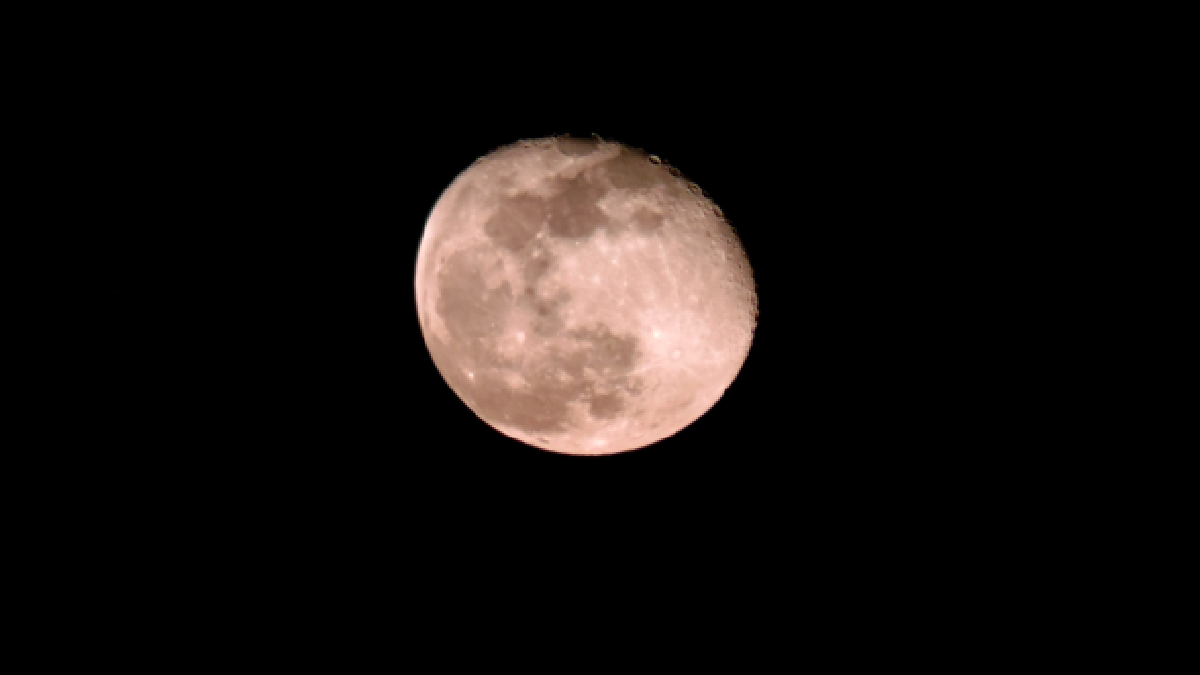 Eclipses lunares ocorrem quando a Terra faz sombra na Lua. Imagem: Pixnio