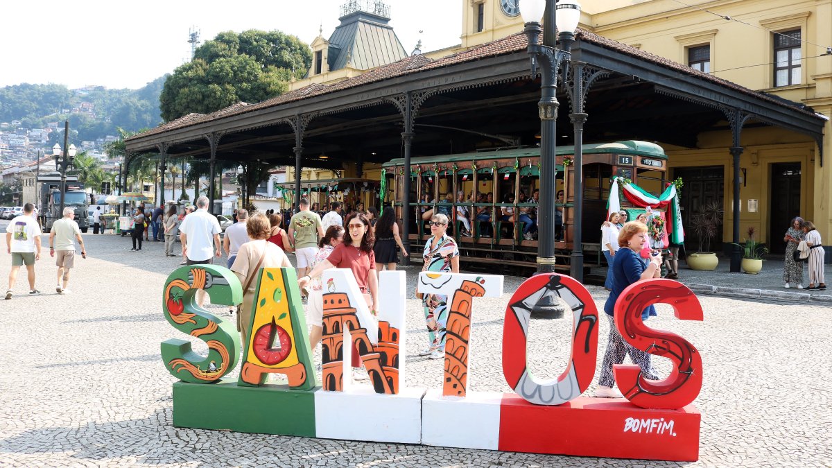 Acesso ao Parque Valongo pode ser feito pela nova passarela Porto-Cidade Engenheiro José Colla ou pela travessia de barcas entre Santos e Guarujá, próxima à Praça da República. Fotos: Divulgação/Raimundo Rosa