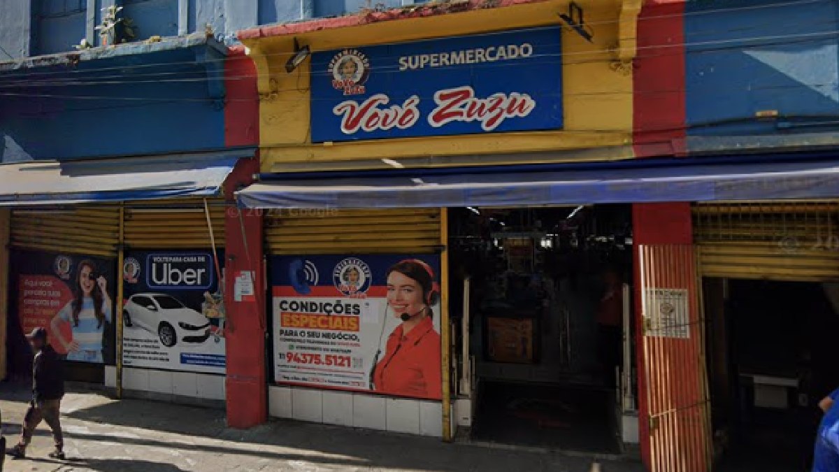 Vovó Zuzu fica na região da 25 de março, em frente ao Terminal Pq. Dom Pedro (Foto: Reprodução/Google Street View)