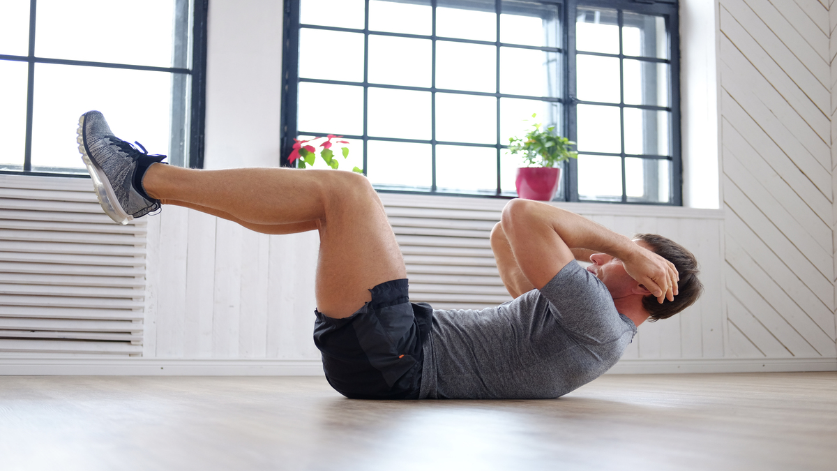Exercícios abdominais dão uma falsa ilusão de emagrecimento - freepik