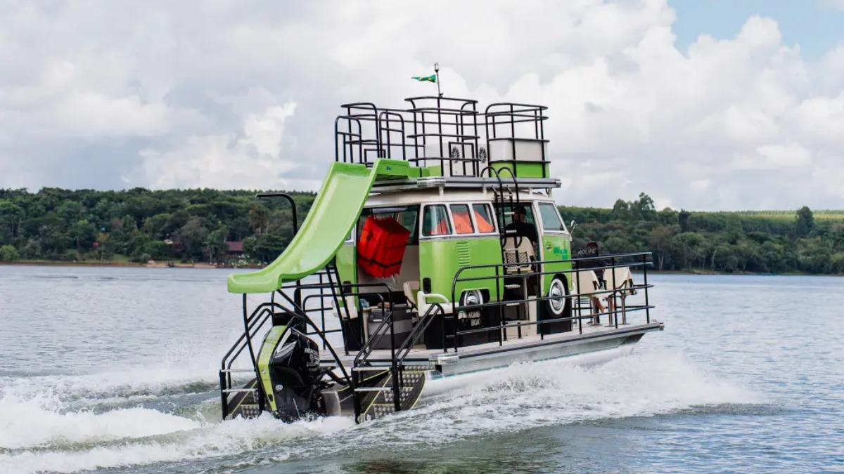 Kombi Boat possui três 'bananas' de alumínio, que garantem a estabilidade e o desempenho da embarcação. /Foto: Divulgação/Fluvimar