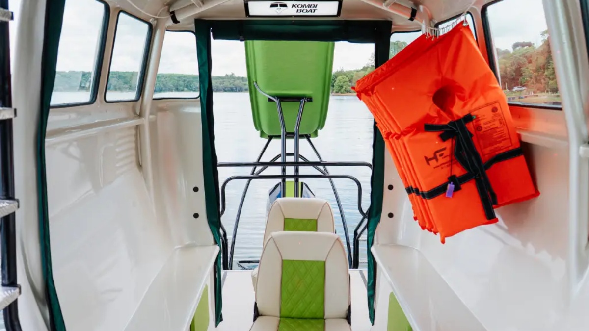 Kombi Boat é feita sob encomenda por aproximadamente R$ 790 mil e pode ser personalizada a gosto do comprador. /Foto: Divulgação/Fluvimar