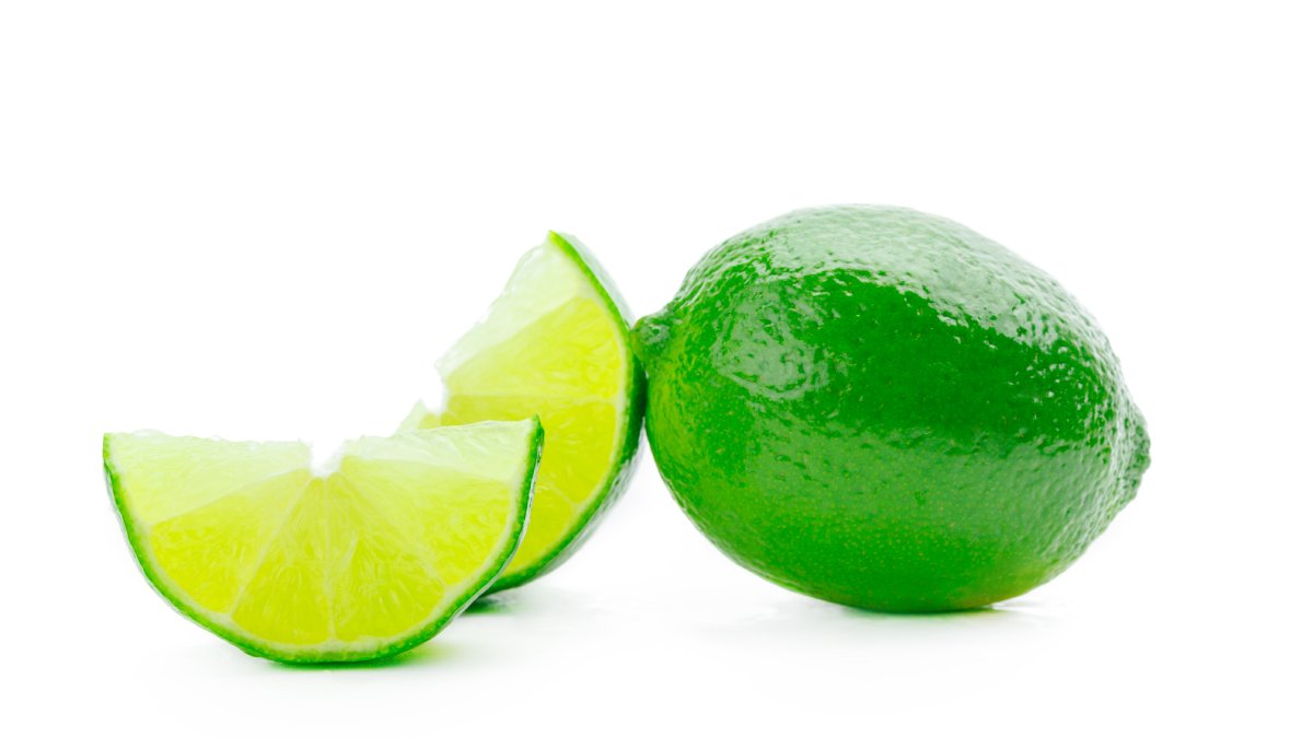 Dentre todas as frutas típicas do inverno podemos destacar: o limão
