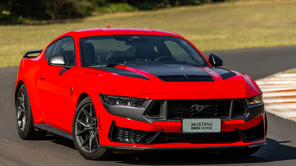 Mustang Dark Horse mantém o motor Coyote 5.0 V8 aspirado. /Foto: Divulgação
