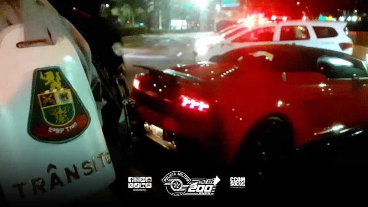 Carro de luxo estava em nome de uma empresa condenada por práticas ilegais, incluindo esquema de pirâmide financeira. Foto: Divulgação/Polícia Militar