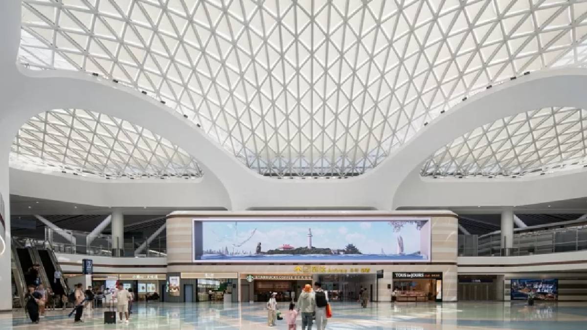 Aeroporto Internacional Yantai Penglai, Terminal 2: O espaço possui 167 mil metros quadrados e homenageia a paisagem costeira de Yantai, cidade localizada no leste da China | Divulgação| Aedas