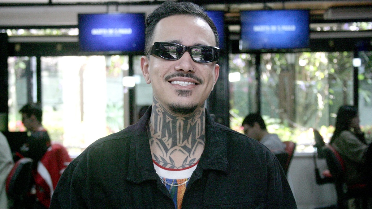 Rô Rosa acaba de lançar o primeiro EP de sua carreira, "Estações", pelo selo EME Lab/Thiago Neme/Gazeta de S.Paulo