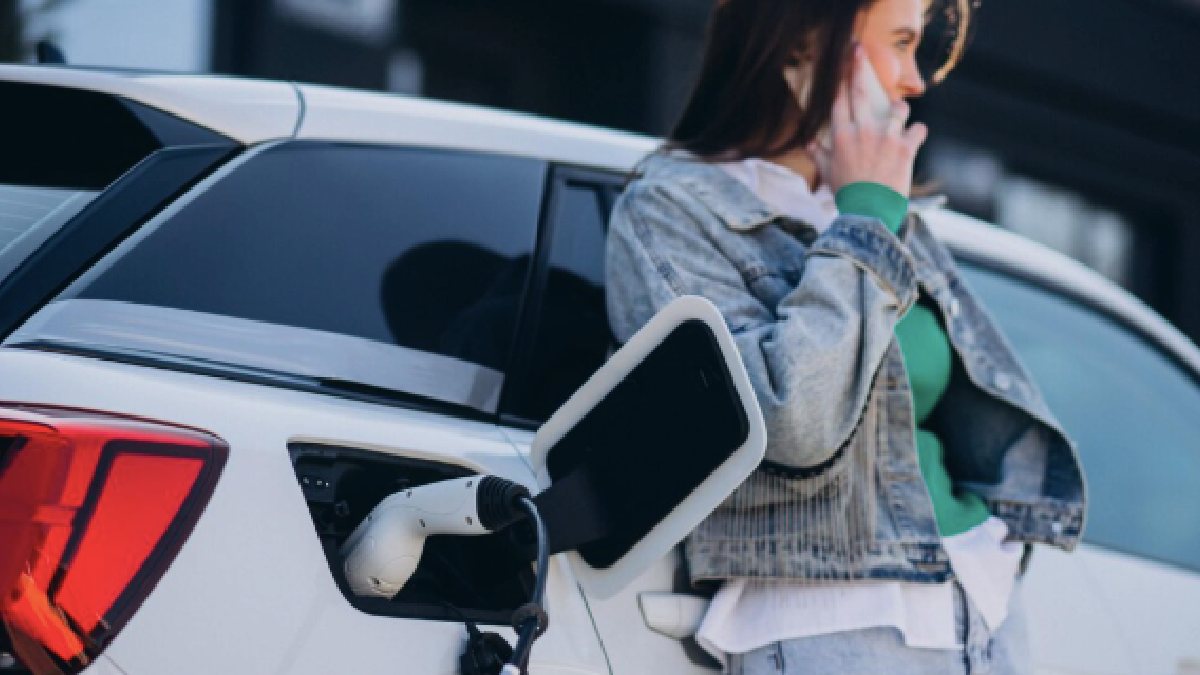 Pressão da indústria automotiva e da crise econômica levou Bruxelas a flexibilizar metas já em 2025.
