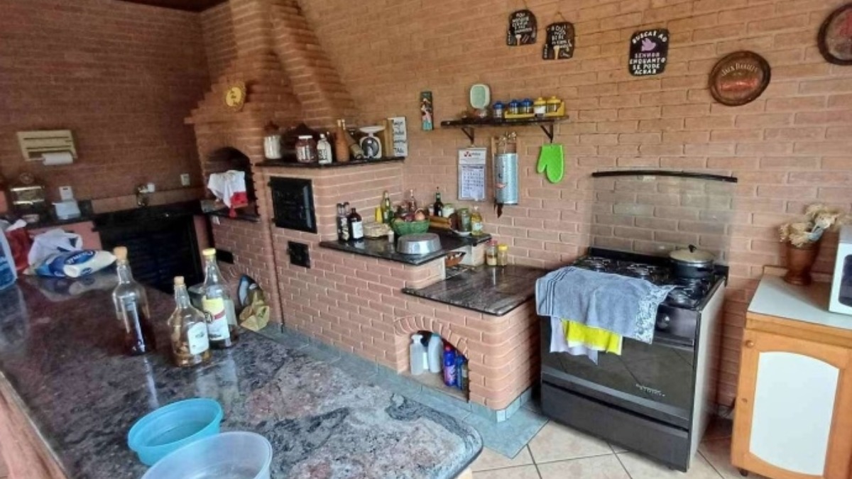 No total, salão de festas dispõe de 300 m², 150 m² em cada pavimento.