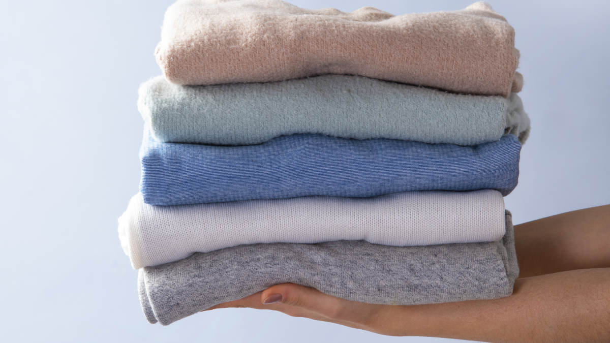 Aprenda a usar bicarbonato para ter roupas lavadas como na lavanderia. Fotos Freepik