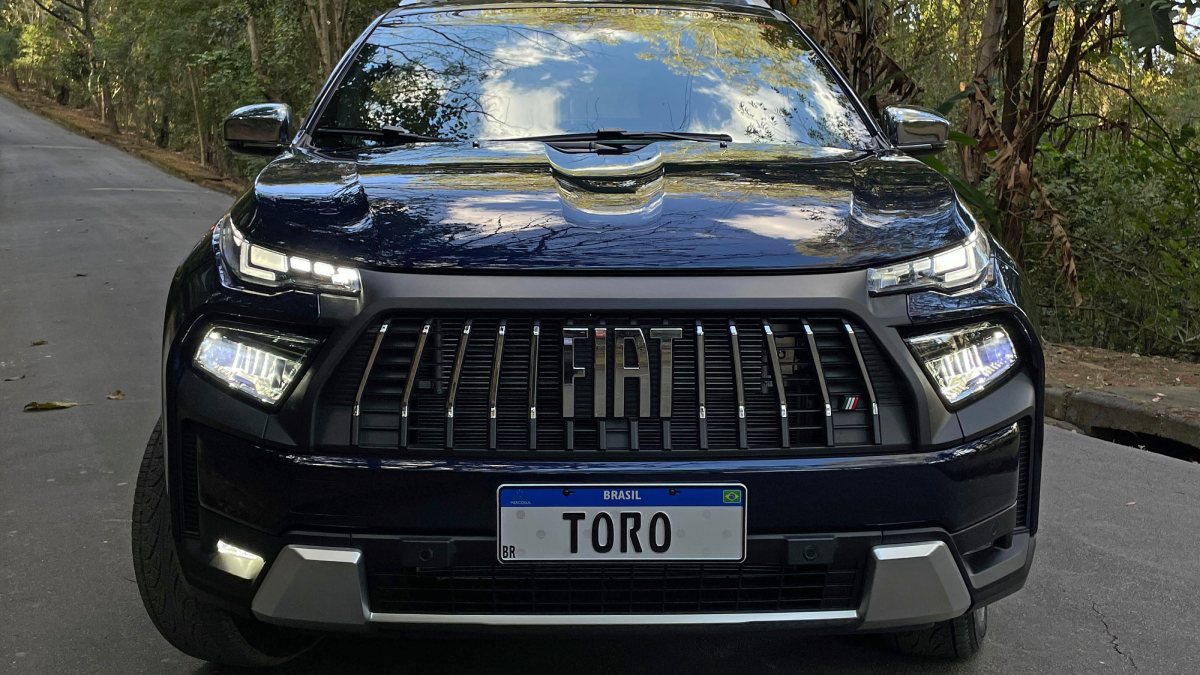 Toro 2026 adotou novas guias em leds na porção superior da dianteira. /Foto: Yuri Ravitz
