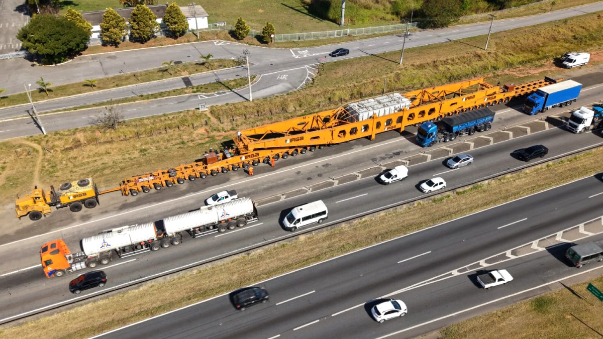 Segundo a concessionária CCR RioSP, essa é a maior carga que já passou pela rodovia. Comunicação/Concessionária RioSP