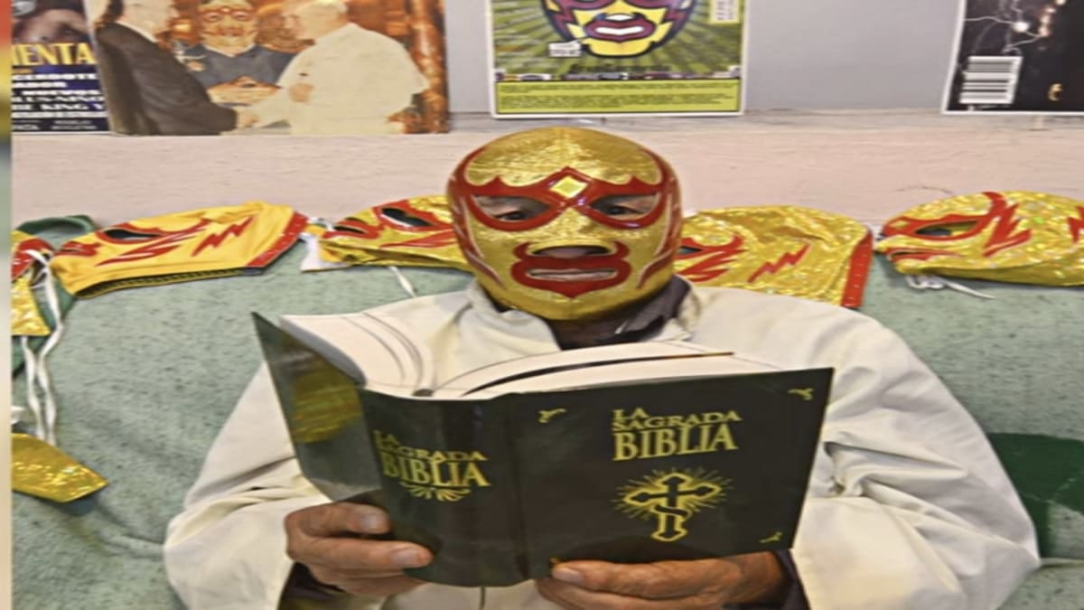 O padre entrou para a luta livre para salvar um orfanato - reprodução: YouTube