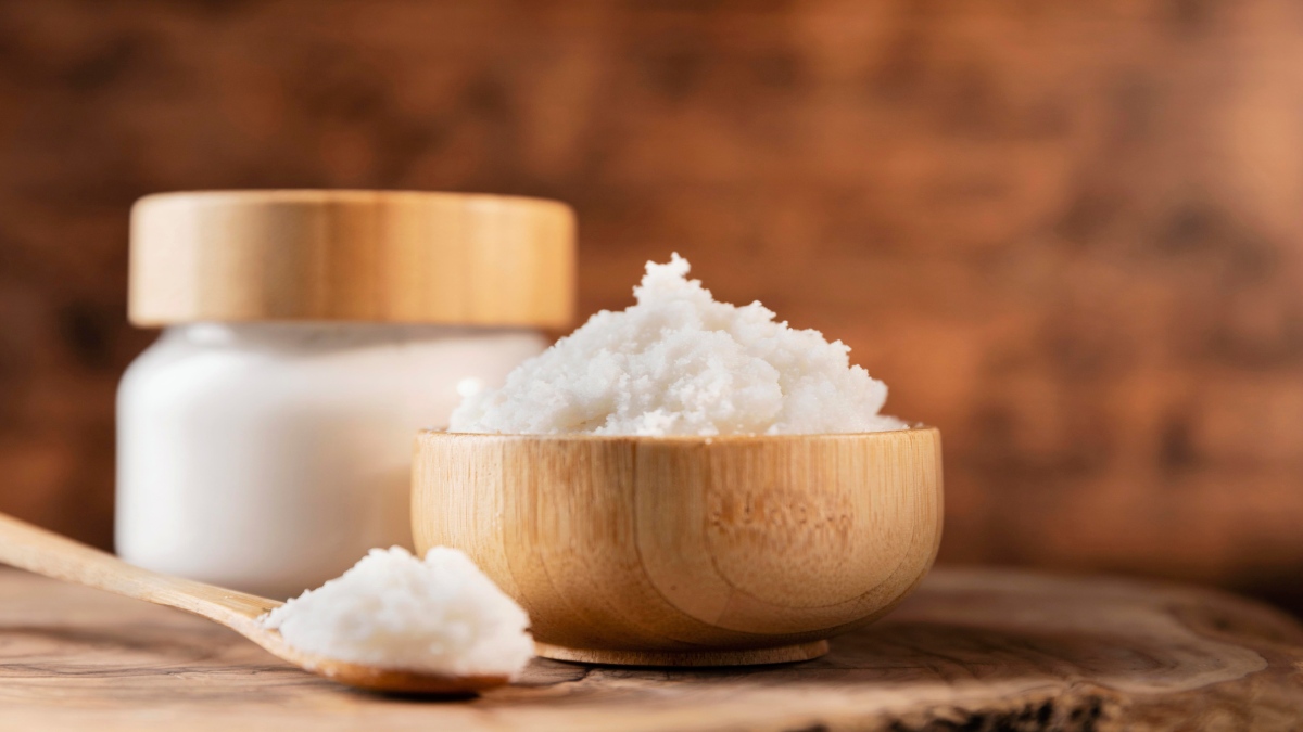 O bicarbonato de sódio é um composto alcalino amplamente utilizado para neutralizar os ácidos do estômago
