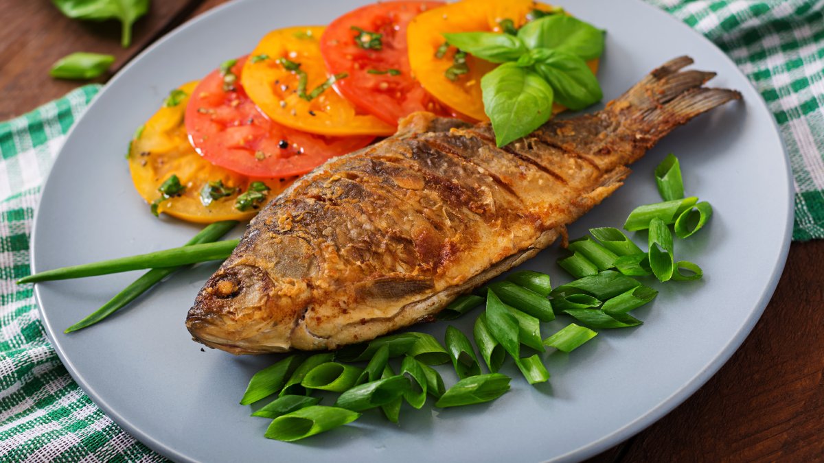 O peixe, assim como o frango, possui baixa quantidade de gordura saturada.