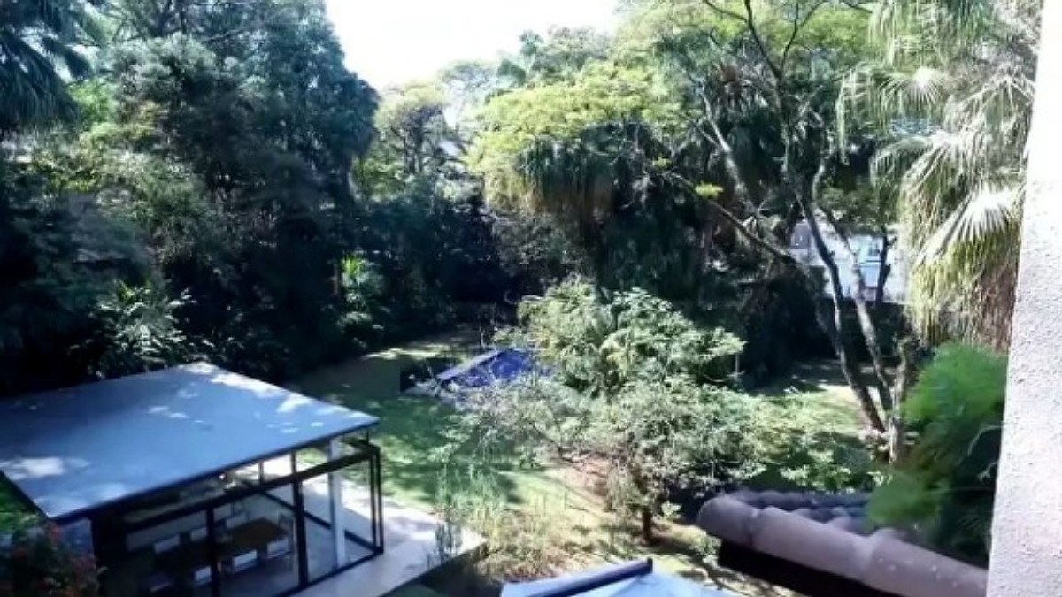 Além da piscina, a residência tem uma edícula / Divulgação/Leilão Zuk