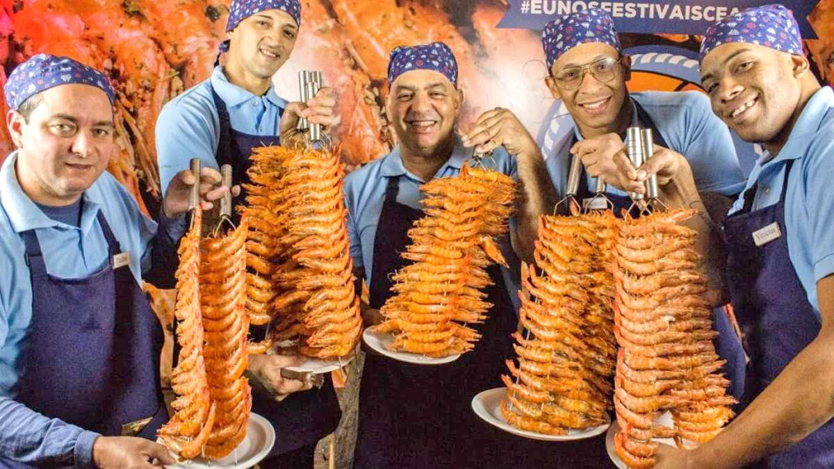 Camarões assados são exclusividade do evento.