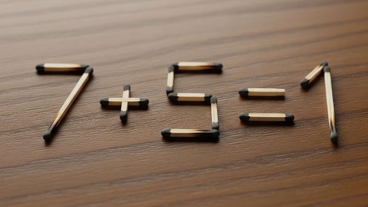 Mova apenas 2 palitos de fósforo para que a equação 7 + 5 = 1 fique correta Explicação: Mova o palito de fósforo na parte superior direita do + para o topo do 5, transformando-o em um 6. Mova o palito de fósforo na parte superior esquerda do + para a parte inferior esquerda do 5, fazendo com que ele se torne um 6. A equação 7 + 5 = 1 agora se torna 7 - 6 = 1. Foto: Imagem gerada por IA