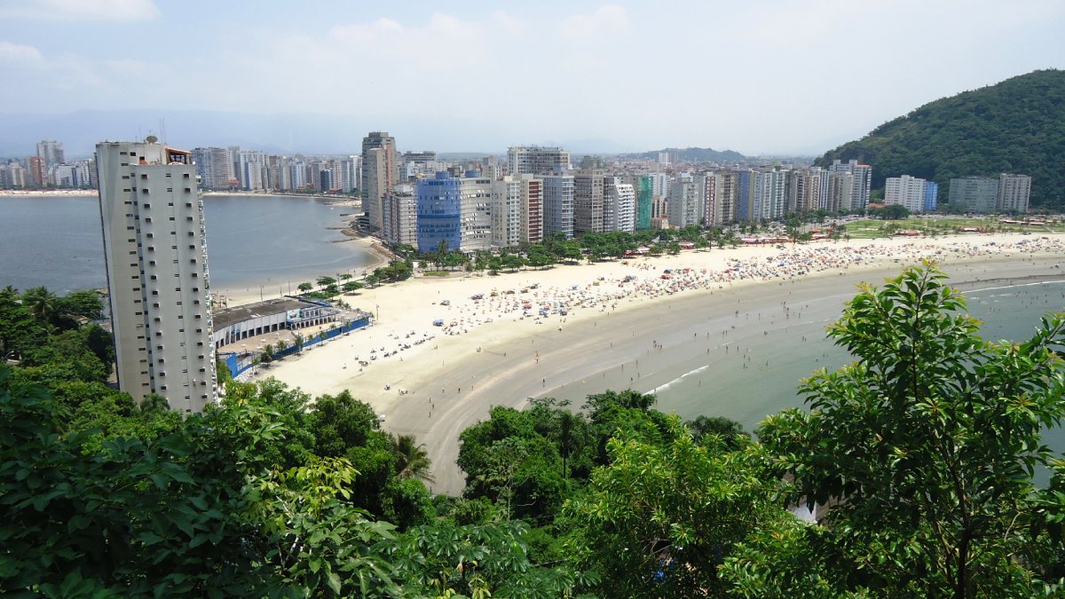 População de São Vicente: 329 mil habitantes. Fotos: Reprodução/Freepik