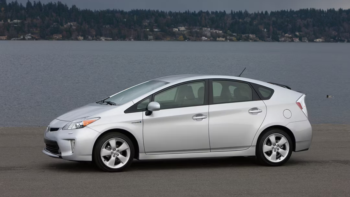 Carro sensação nos EUA, o Toyota Prius, deu origem a uma família de híbridos que já soma milhões de unidades produzidas - (Divulgação/Toyota)