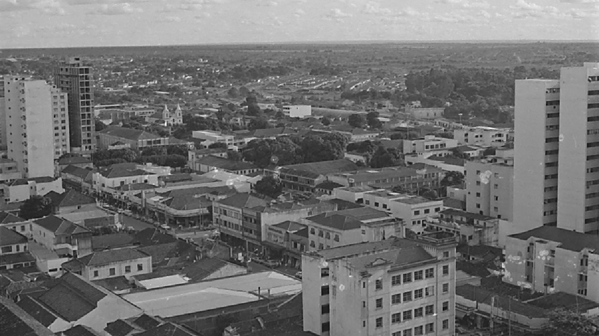 Essa foto de 1974 mostra como a cidade já era arborizada na época. Imagem: Arquivo Nacional