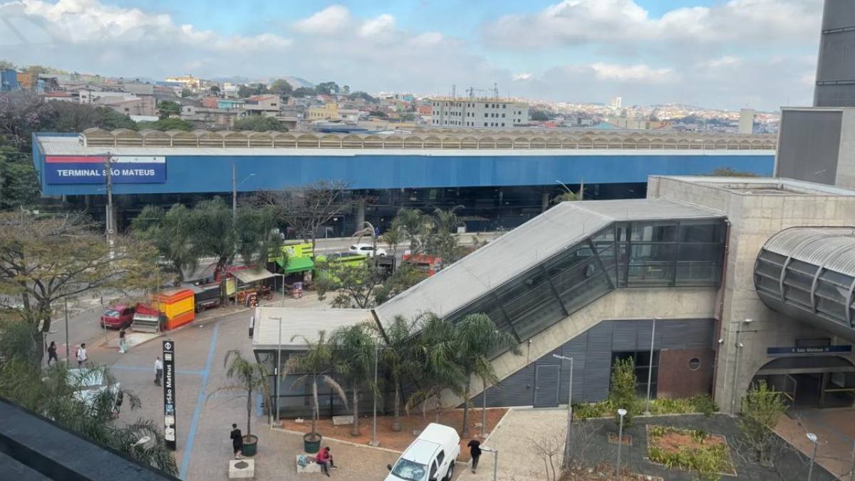 Um levantamento sobre criminalidade em São Paulo colocou São Mateus no topo da lista de bairros mais perigosos. A região, que abriga milhares de famílias, enfrenta altos índices de crimes patrimoniais e homicídios. A pesquisa reforça a necessidade de políticas públicas mais eficazes para a área.