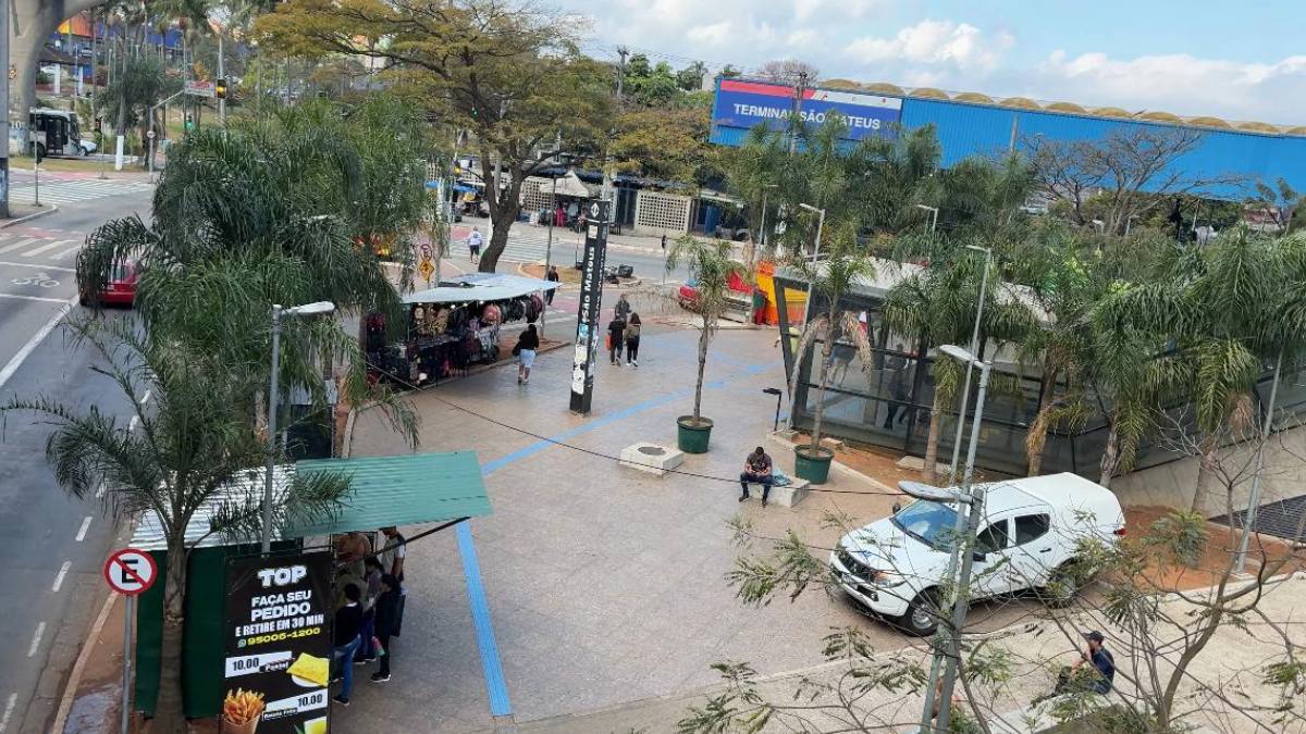 São Mateus aparece em primeiro lugar entre os distritos mais violentos de São Paulo. Os números impressionam: mais de 1.300 roubos de veículos e quase 6 mil assaltos entre 2022 e 2024. Para os moradores, a sensação de insegurança se tornou parte da rotina.