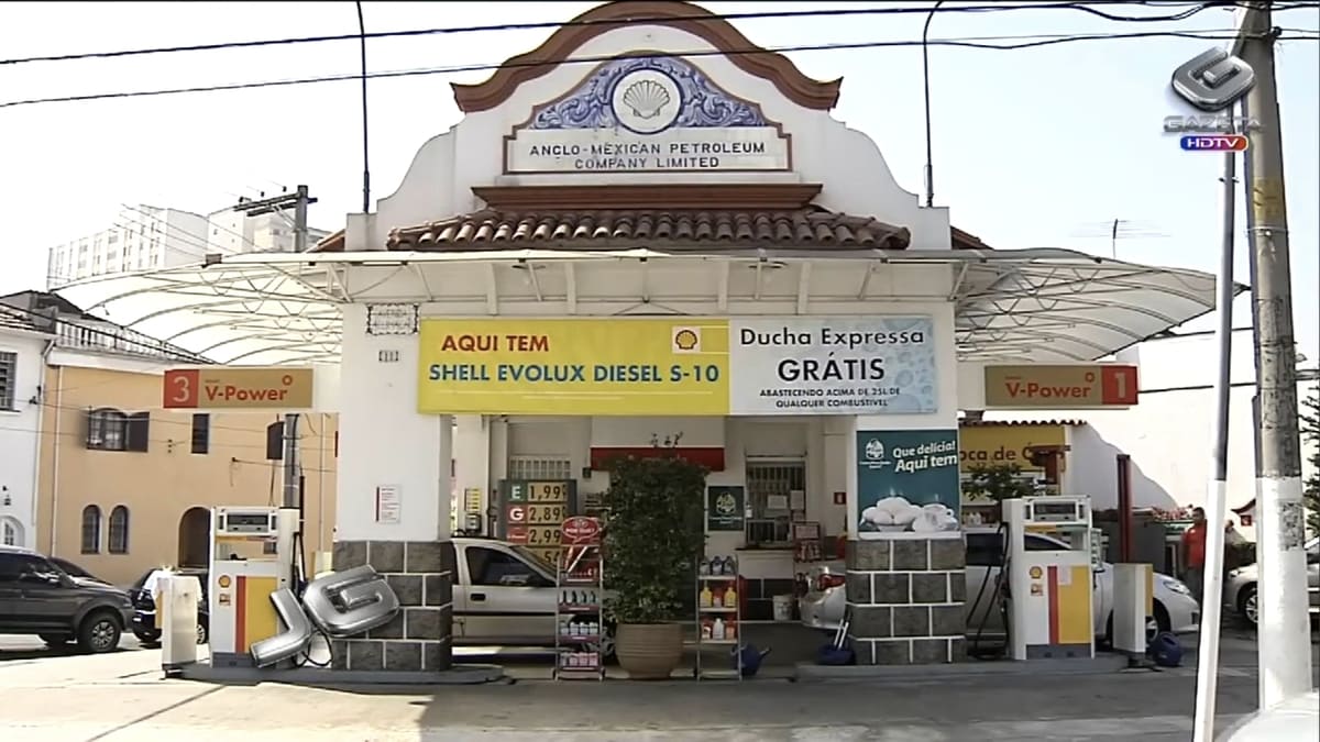A fachada ainda permanece intacta - reprodução/YouTube