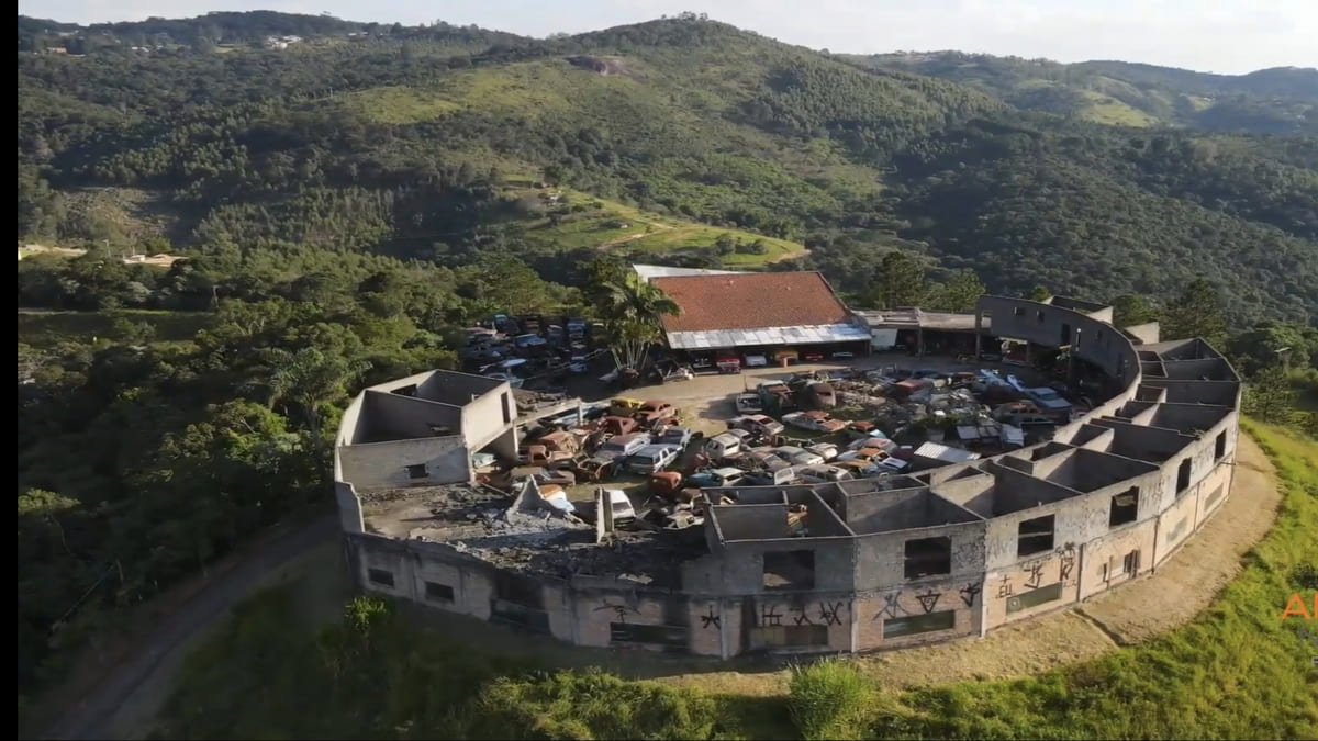 O espaço não está aberto a visitação devido à condição precária do local - reprodução/YouTube