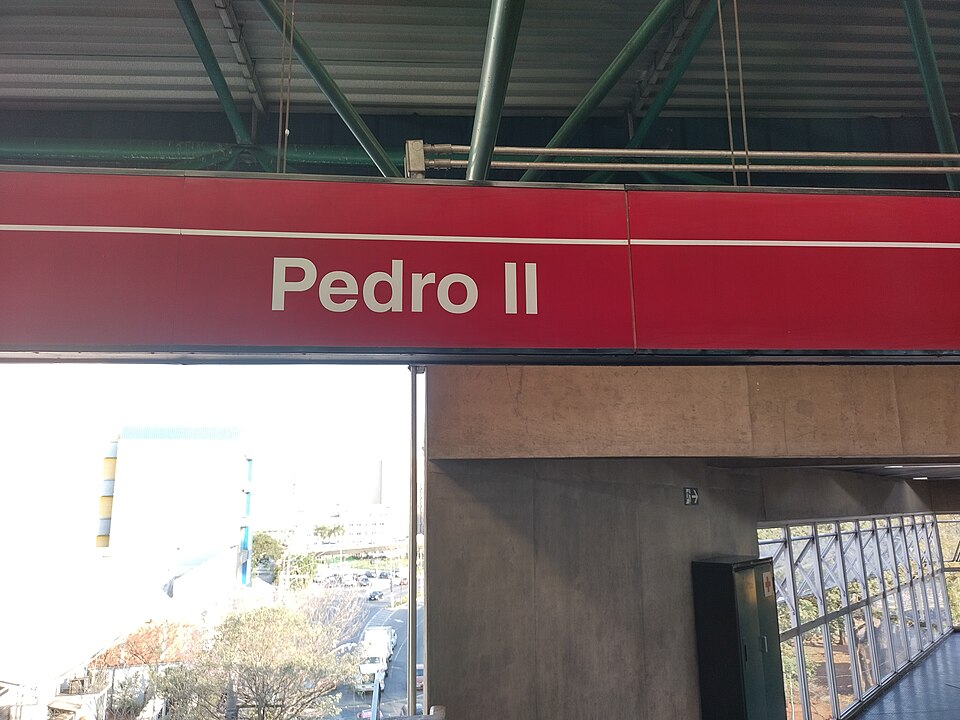 A 'Plataforma fantasma' fica no subsolo da estação de metrô Pedro 2º, que pertence à Linha 3-Vermelha (Foto: Geogast/Wikimedia Commons)
