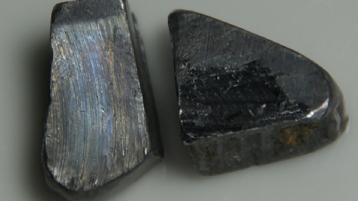 Chumbo é um metal tóxico famoso por deixar as pessoas insanas. Imagem: Hi-Res Images of Chemical Elements