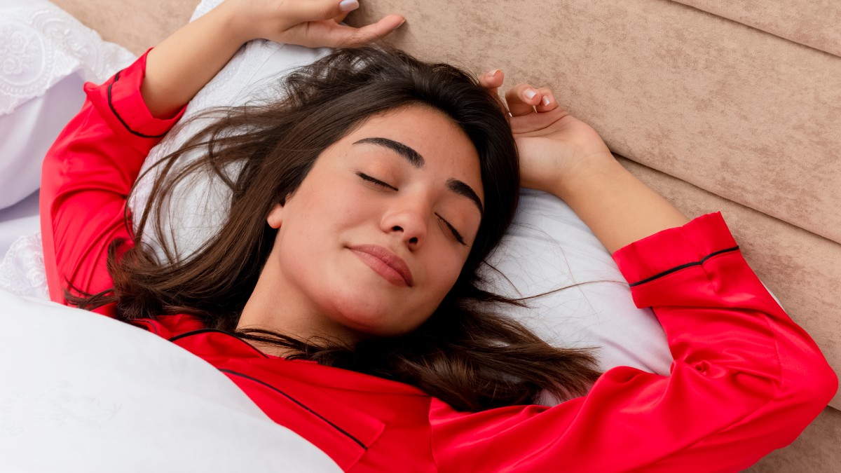 Dormir é essencial, mas o descanso em todas as suas formas é o que realmente renova corpo, mente e espírito. Fotos: Freepik