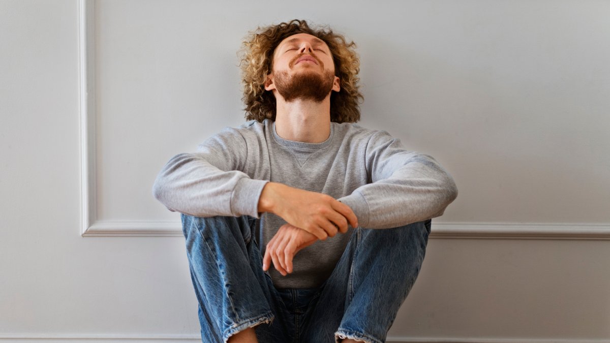 Estudos mostram que pausas de apenas dois minutos podem melhorar a memória tanto quanto uma noite de sono