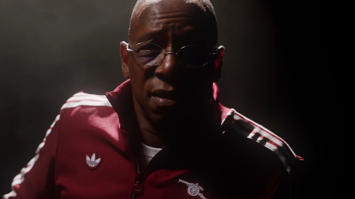 Bin Laden seria torcedor do Arsenal, da Inglaterra e teria comprado uma camisa de Ian Wright (mostrado na imagem), atacante e ídolo da equipe, para o filho - (Reprodução)