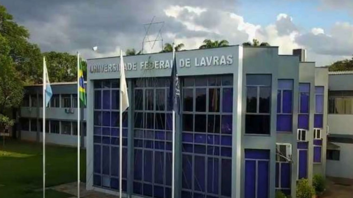Destaque da cidade, a educação é fortalecida pela Universidade Federal de Lavras (UFLA), reconhecida nacionalmente em ciências agrárias e referência nacional em ensino superior e pesquisa - (Reprodução/YouTube)