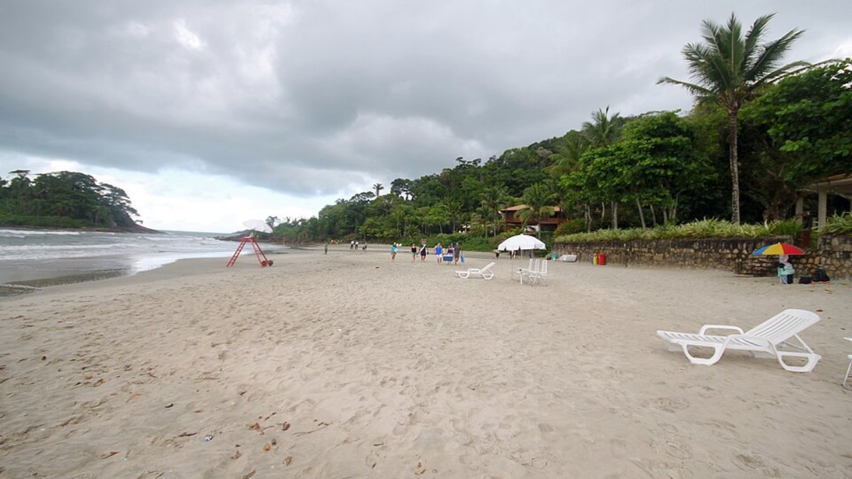 Em Tijucopava, no Guarujá, há relatos de estradas interditadas desde fevereiro para reparos (Foto: André Rodrigues 2015/Wikimedia Commons)