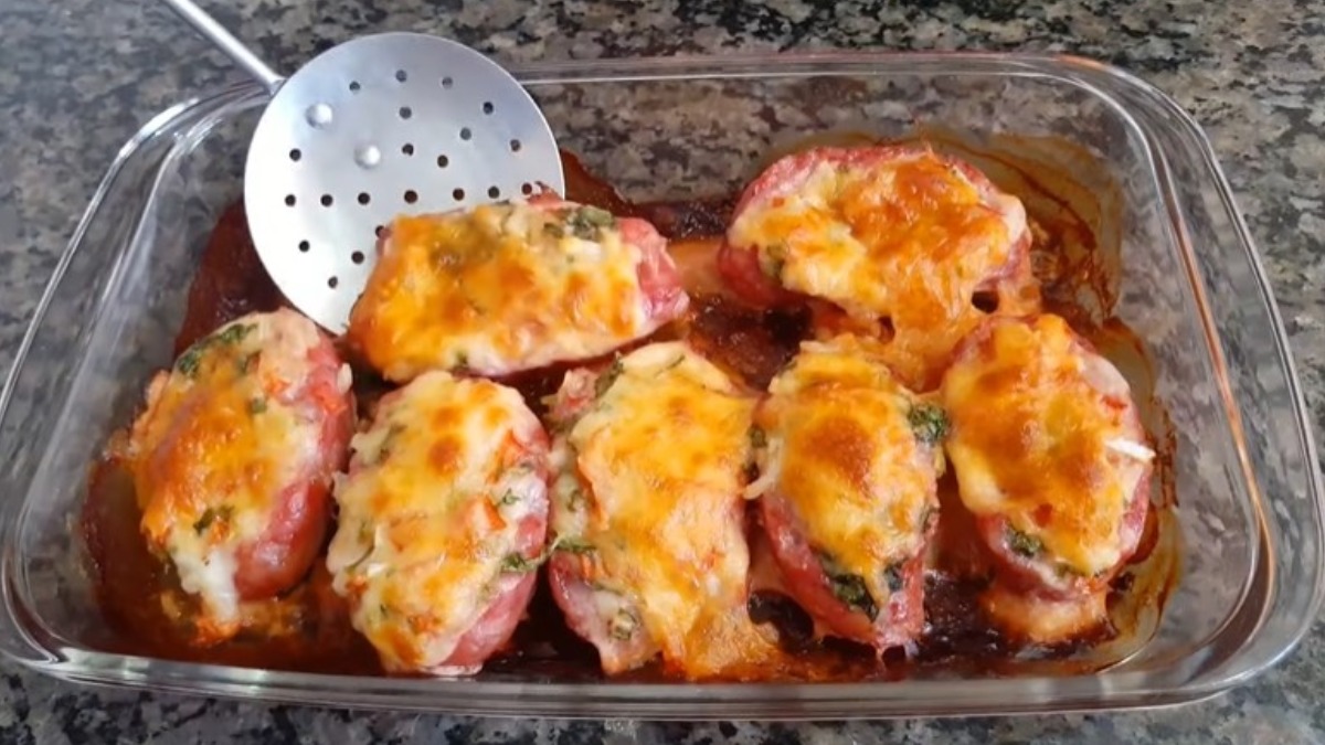 Além disso, o sucesso de uma refeição não depende só do prato principal, mas também dos elementos que o cercam. Foto: Reprodução YT/RECEITAS DO FABRICIO