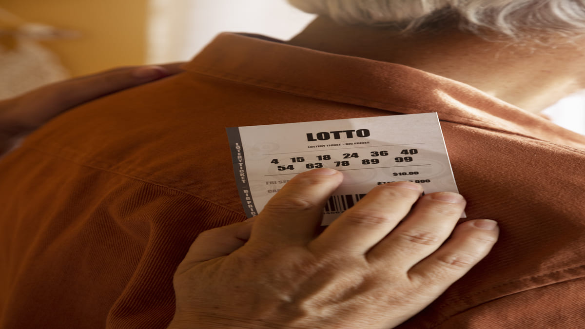 Ele procurou incansavelmente o dono do bilhete - Freepik