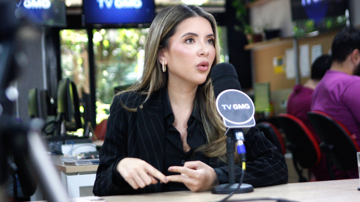 Micarla também faz questão de diferenciar a timidez da introversão.