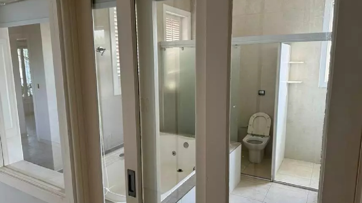 Banheiro equipado com banheira hidromassagem | Divulgação/Portal Zuk