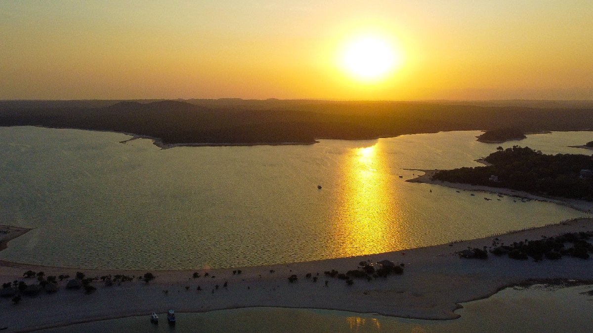 Entre os principais atrativos estão a Ilha do Amor, a Floresta Encantada e os pontos de observação do Encontro das Águas entre os rios Tapajós e Amazonas. Foto: Augusto Miranda/Ag. Pará