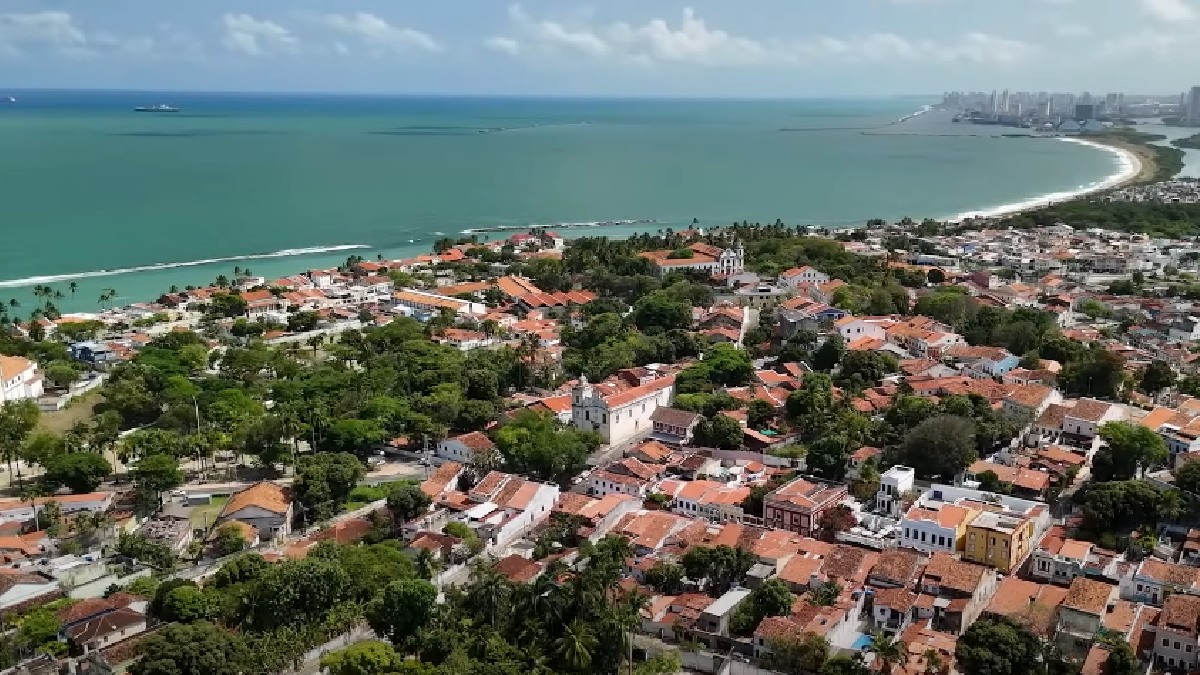 Olinda se destaca por reunir história, beleza natural e uma cultura intensa de maneira singular, conquistando todos que a visitam - (Reprodução/YouTube)