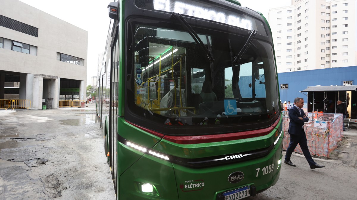 Intervenção inclui a modernização de 12 estações de embarque e desembarque do modelo Barbosa & Corbucci.