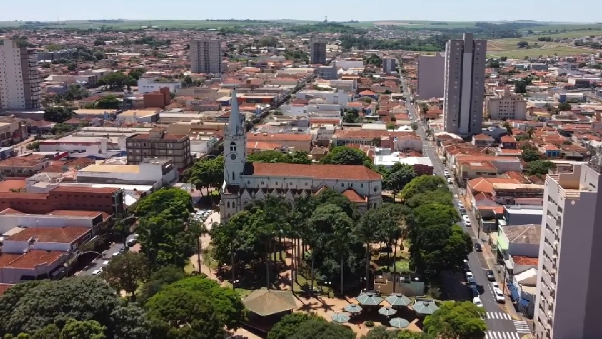 Localizado a 325 quilômetros da capital paulista, o município de Sertãozinho, na Região Metropolitana de Ribeirão Preto, se consolidou como um dos mais importantes polos industriais com vocação para o setor sucroenergético - (Reprodução/YouTube)