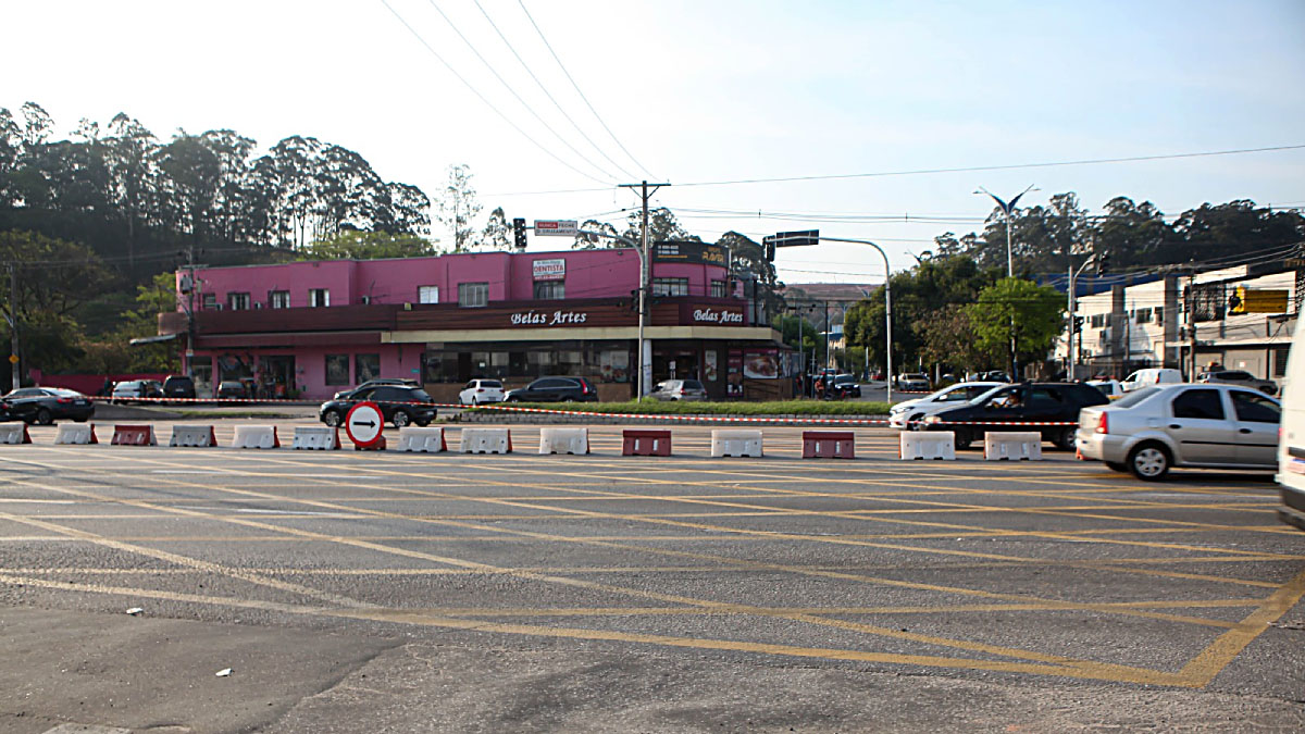 Prefeitura de Taboão da Serra reforça que todas as mudanças no sistema viário são planejadas de forma técnica, com foco na mobilidade urbana segura.