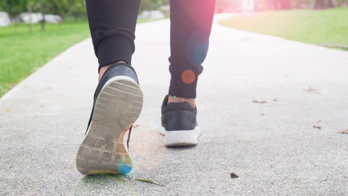 Caminhar faz bem de qualquer forma o essencial é manter o corpo em movimento todos os dias