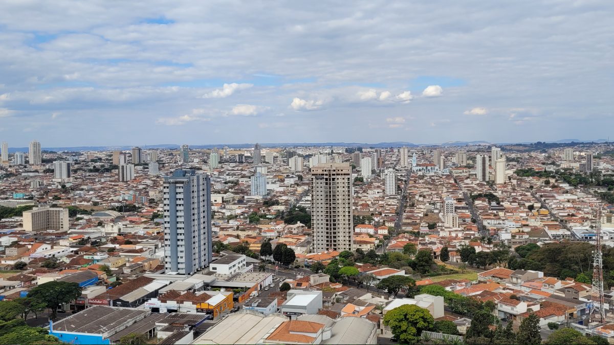 Franca Sapatos Masculinos: a 395 km da Capital, Franca é reconhecida internacionalmente como a Capital do Sapato Masculino, com produção também de calçados femininos. Foto: Wikimedia Commons/Arcfranca