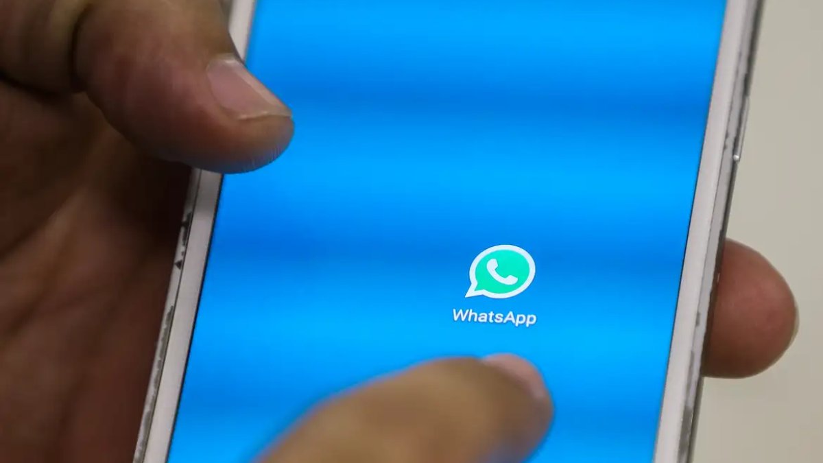 O ícone de bandeira no WhatsApp serve para marcar mensagens importantes e impedir que sejam apagadas automaticamente (Foto: Marcelo Camargo/Agência Brasil)